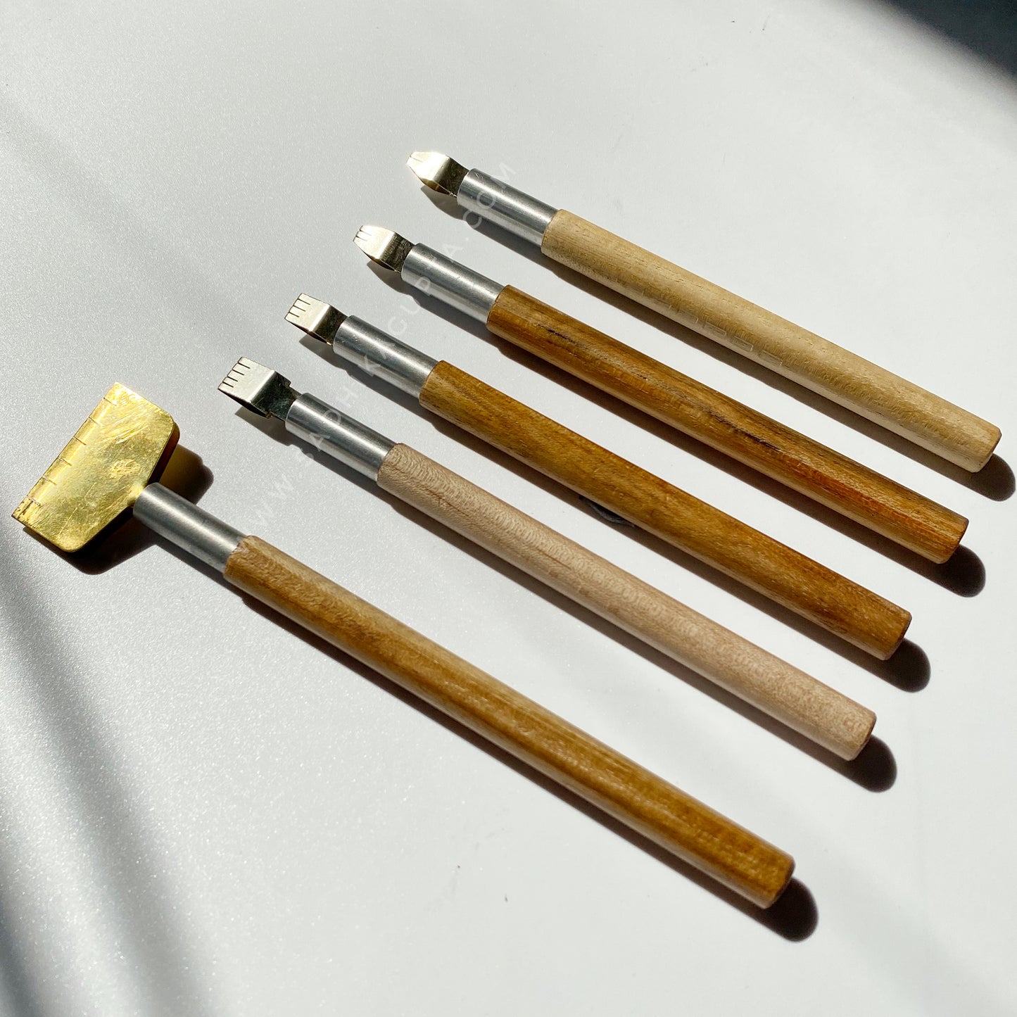 Automatic Pens for English Calligraphy